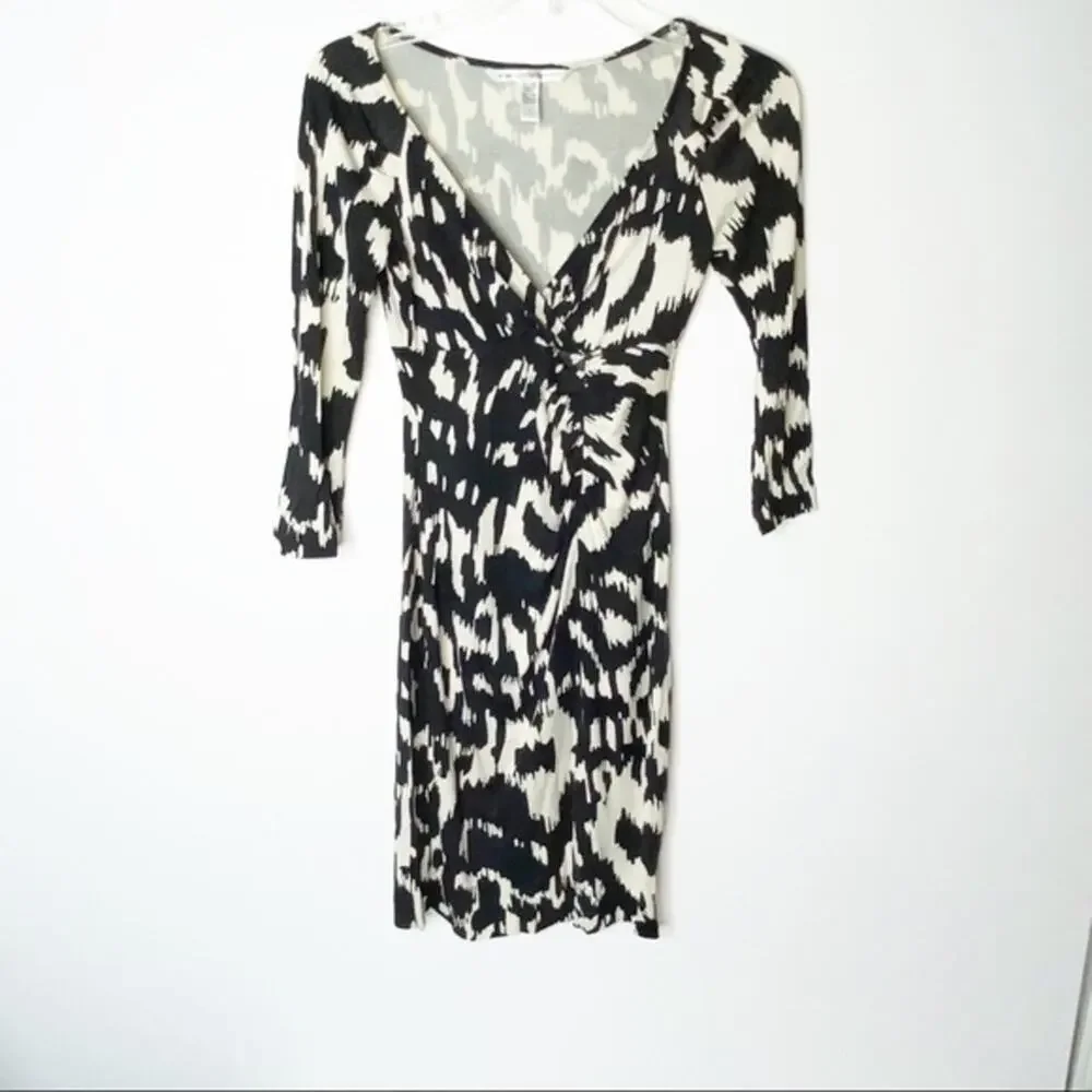 Diane von Furstenberg DVF Black & Ivory Form Fitting Capela 100% Silk Dress Sz 2